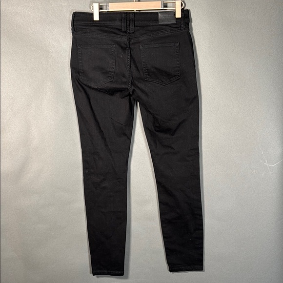 Burberry Women’s black denim pants, 28” waist, slight stretch, from tv Wardrobe - Picture 3 of 8